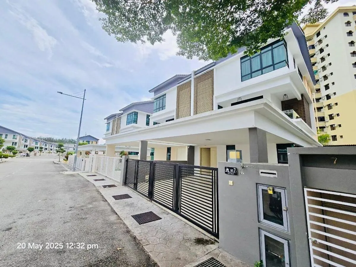 Happy Villa - Private Pool, 5Br, Ktv, Bbq, Ps5 Just 3 Mins To Batu Ferringhi Beach!