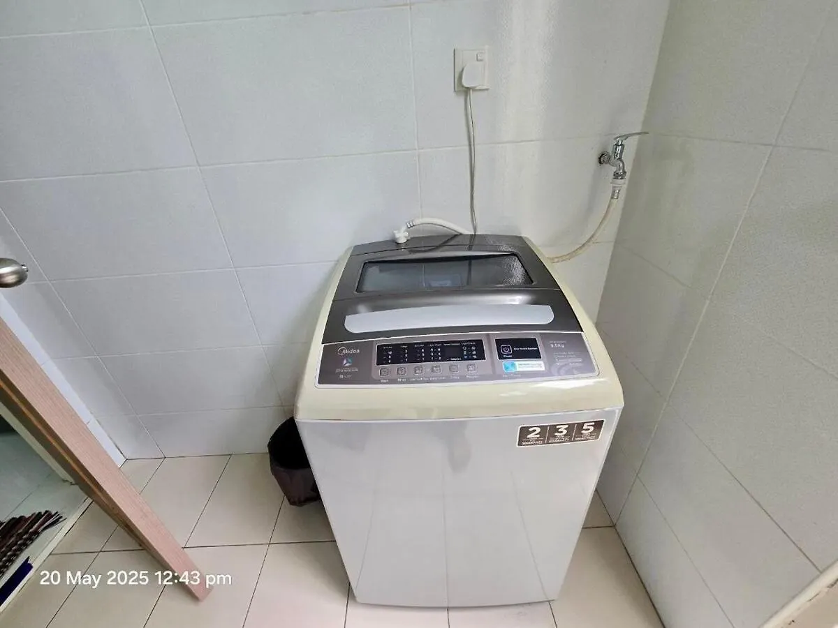 Дом отдыха Happy Villa - Private Pool, 5Br, Ktv, Bbq, Ps5 Just 3 Mins To Batu Ferringhi Beach!