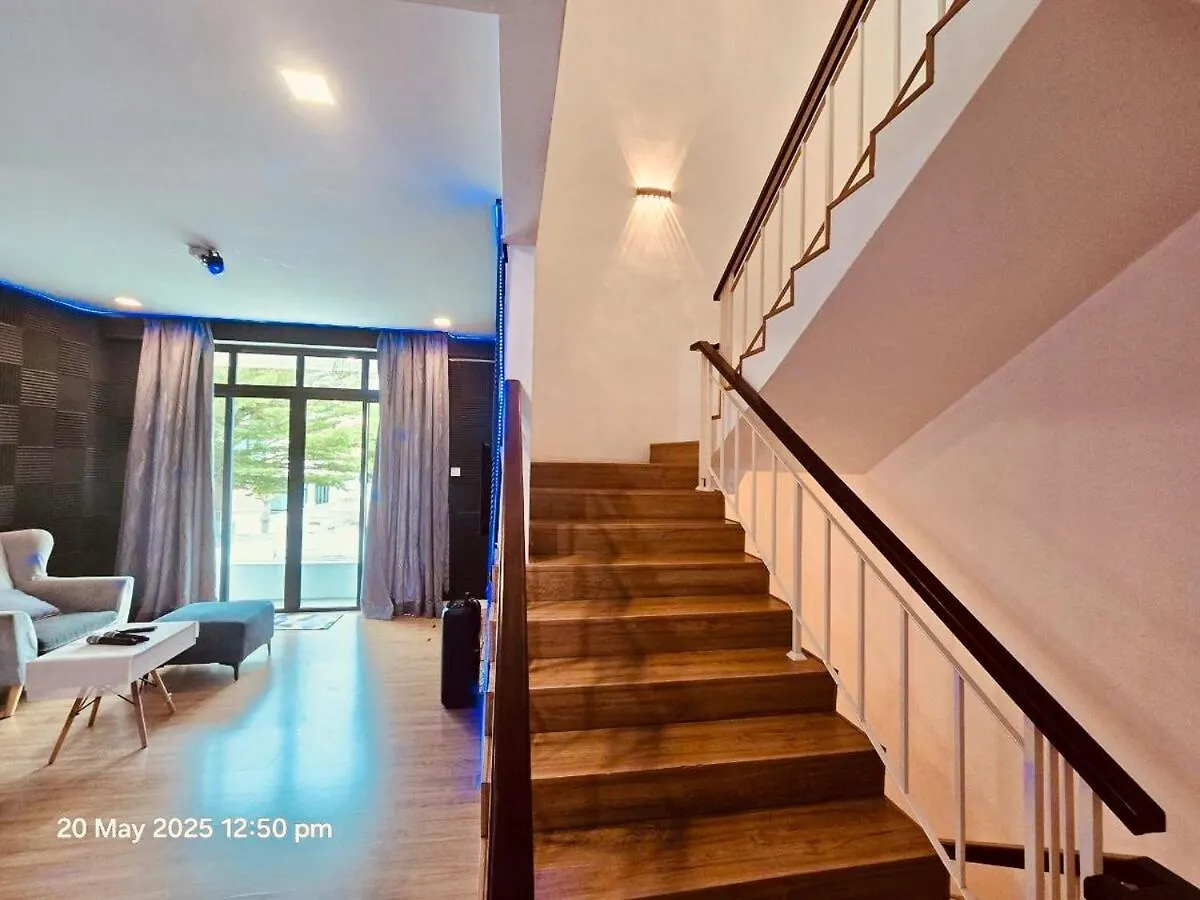 Happy Villa - Private Pool, 5Br, Ktv, Bbq, Ps5 Just 3 Mins To Batu Ferringhi Beach! 0*,