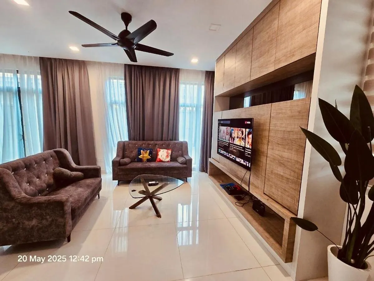 Дом отдыха Happy Villa - Private Pool, 5Br, Ktv, Bbq, Ps5 Just 3 Mins To Batu Ferringhi Beach!